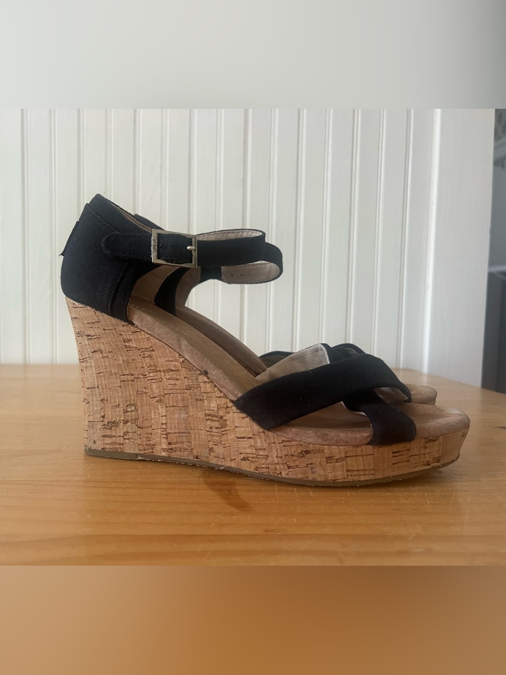 TOMS Black Cork Wedge Sandals Womens 8.5 Ankle Strap Platform Shoes Bohemian